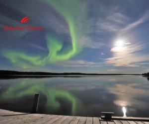 Aurora Borealis with full Moon